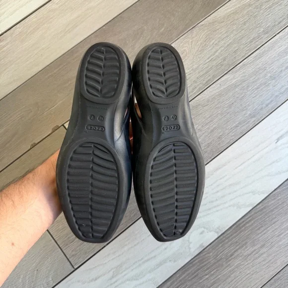 CROCS Women's Black Slip-On Flats - Picture 4 of 6